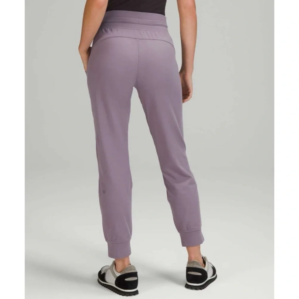 Lululemon‎ Women’s 28” Ready to Rugu Joggers Frosted Mulberry 4 $98.00